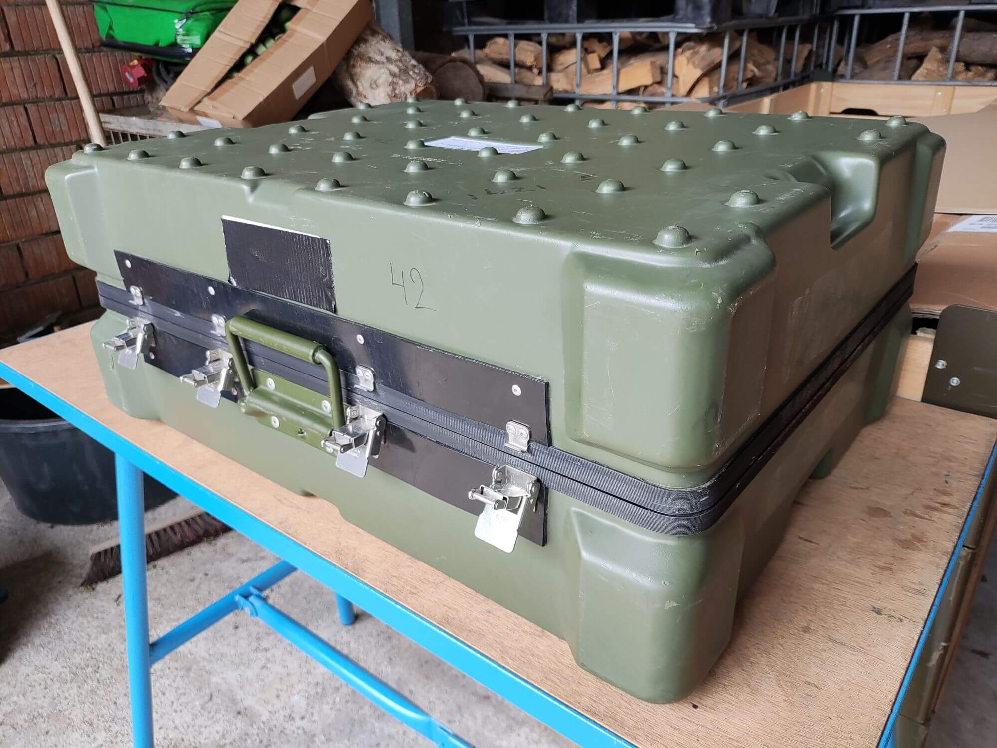 Militär Kiste Transport Box Kunststoff stapelbar 65x48x27cm