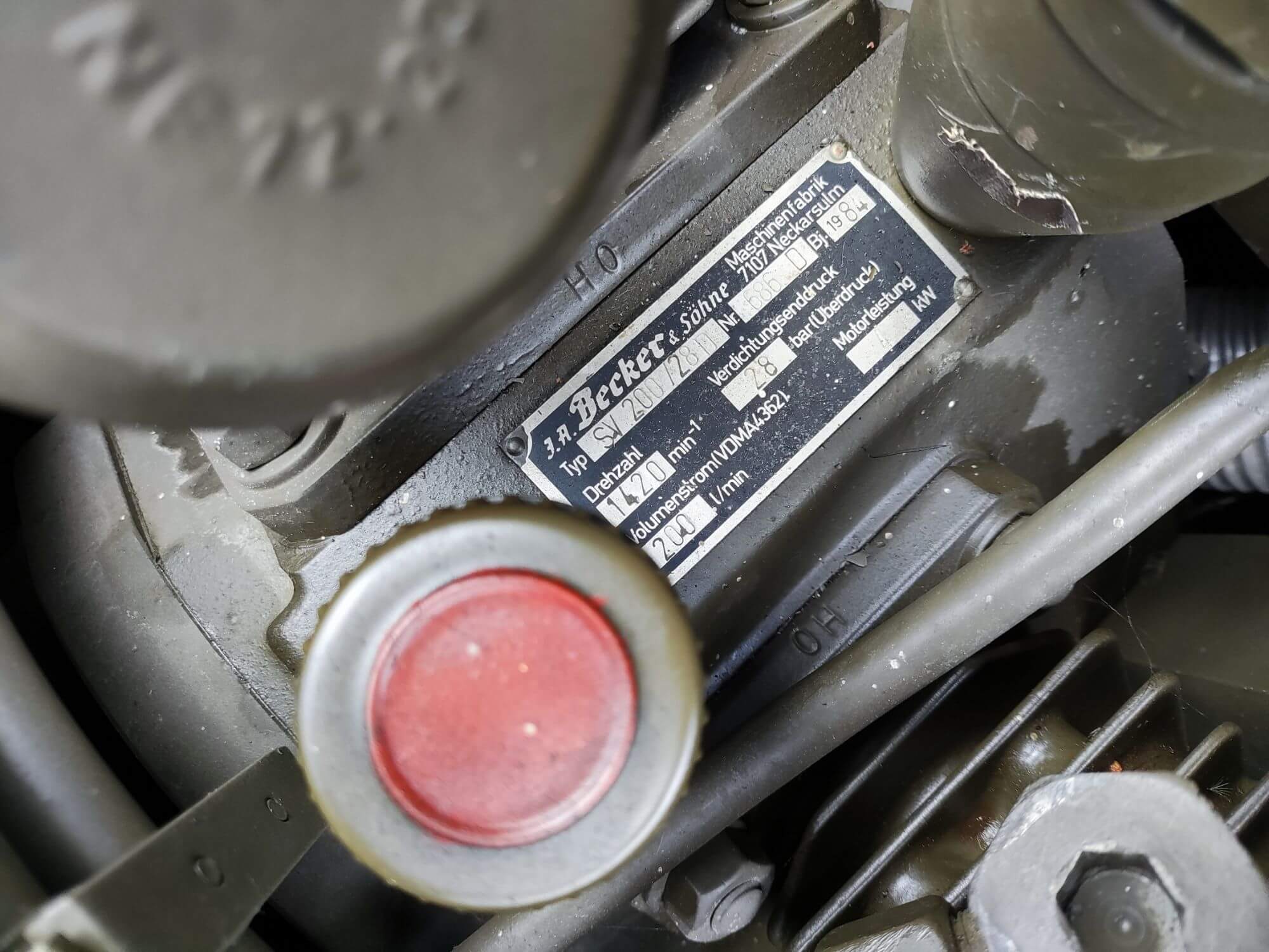 Kompressor Becker 2-Kreis 12 und 25 Bar mit Dieselmotor Farymann Kompressor Becker 2-Kreis 12 und 25 Bar mit Dieselmotor Farymann