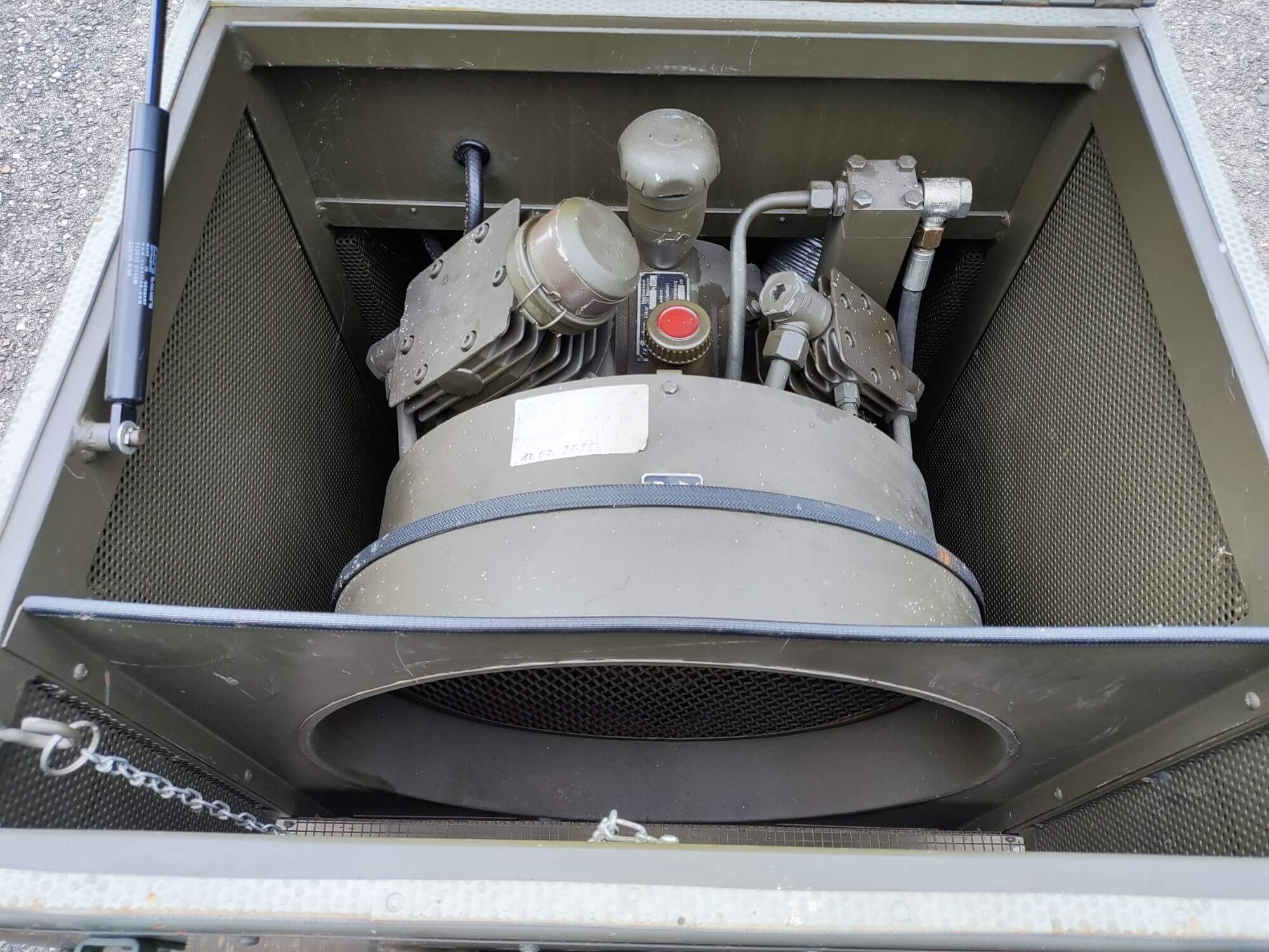 Kompressor Becker 2-Kreis 12 und 25 Bar mit Dieselmotor Farymann Kompressor Becker 2-Kreis 12 und 25 Bar mit Dieselmotor Farymann