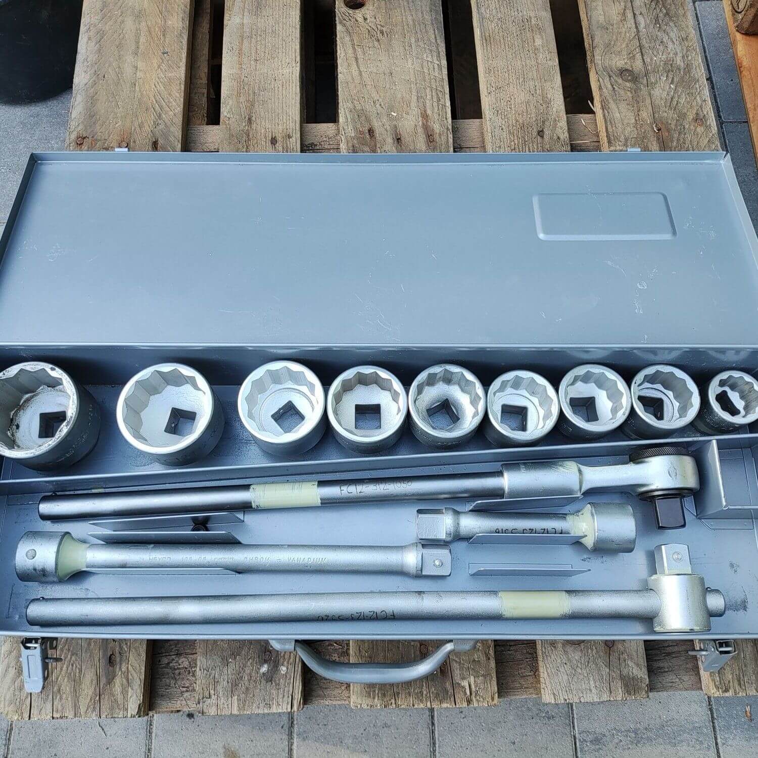 Steckschlüssel Satz 1" Antrieb,13 teilig, von 1-1/2" bis 2-3/4" , gebraucht,ex Militär.