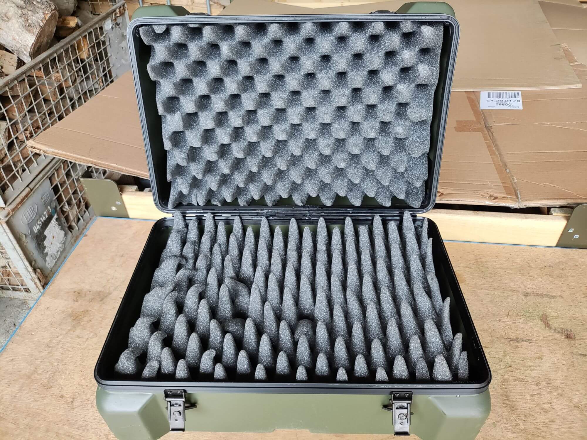 Militär Kiste Transport Box Kunststoff stapelbar 47x31x26cm