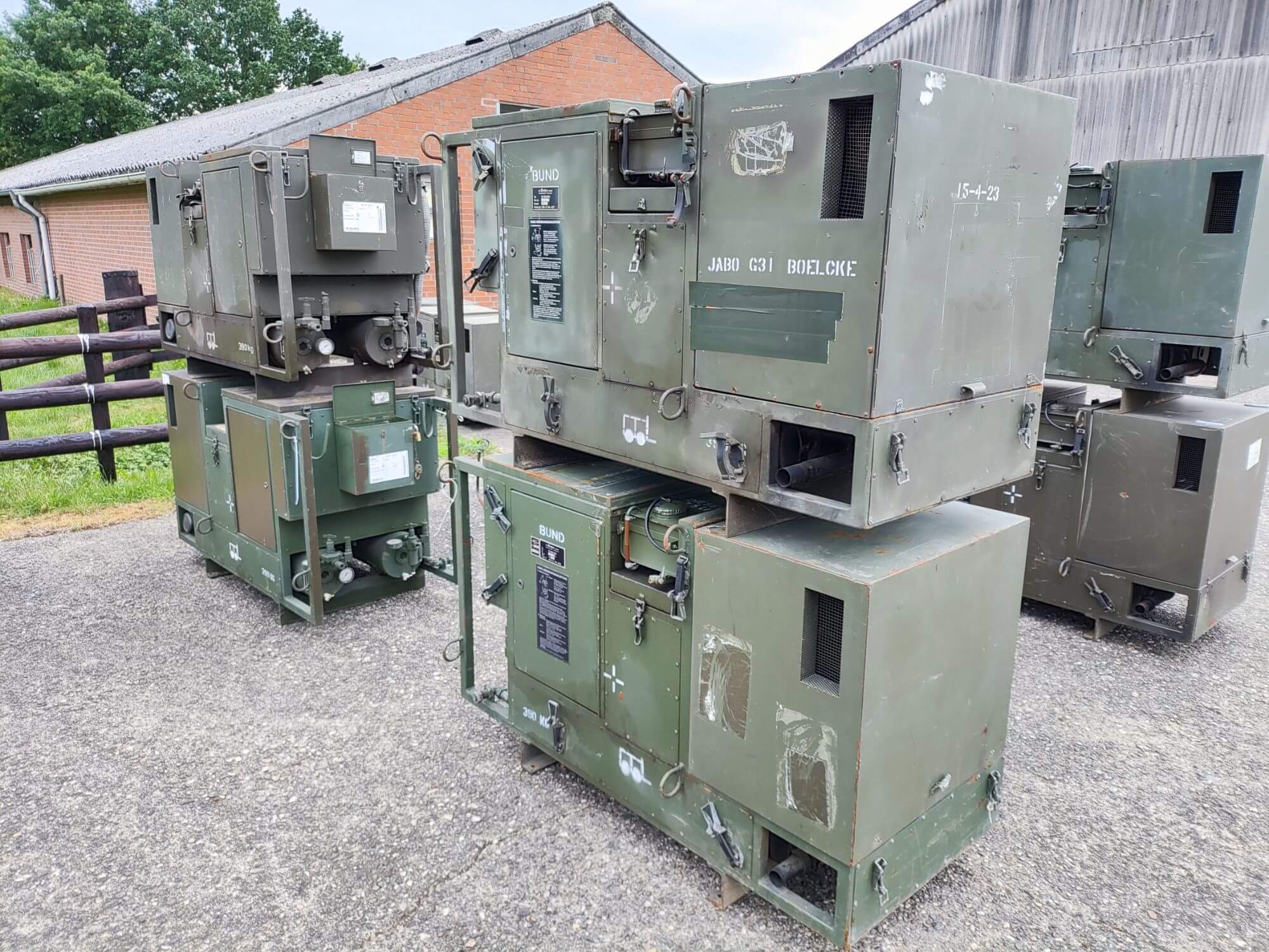 Kompressor Becker 2-Kreis 12 und 25 Bar mit Dieselmotor Farymann Kompressor Becker 2-Kreis 12 und 25 Bar mit Dieselmotor Farymann